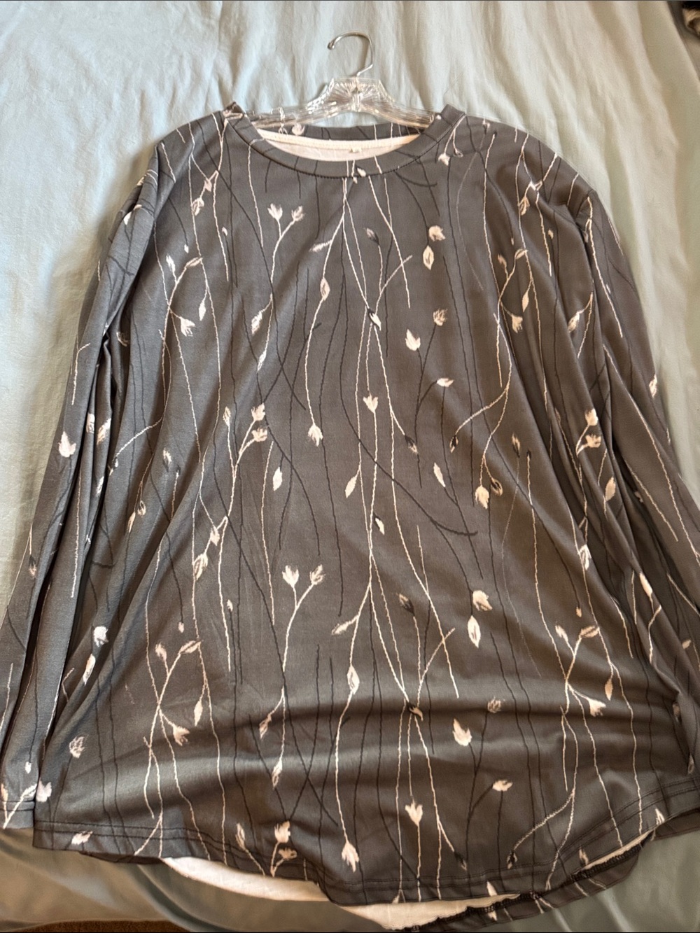 Gray Floral Vine Long-Sleeve Tee